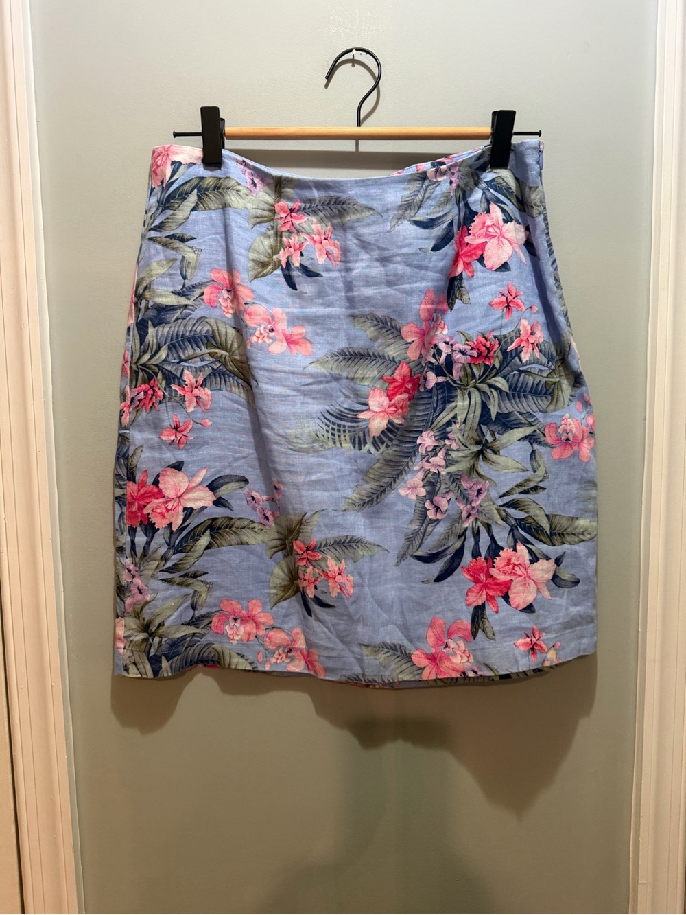 Tommy Bahama Linen Light Blue Floral Mini Skirt with Pink Blossoms